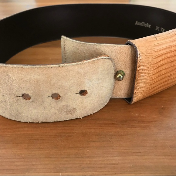 AnnTaylor Vintage Suede Belt-Beige 

Women’s size S - Picture 3 of 9
